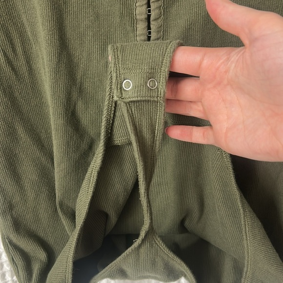 Soft A&F Rib Green Bodysuit with hook & eye closure XL - Picture 3 of 7